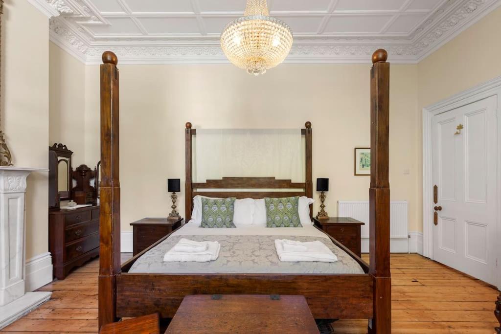 Appartamento Luxurious Victorian, A Few Minutes From The Beach - Sleeps 2 Adults And Up To 3 Children St Leonards-on-Sea Esterno foto