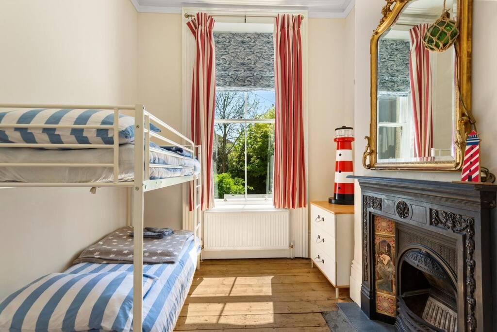 Appartamento Luxurious Victorian, A Few Minutes From The Beach - Sleeps 2 Adults And Up To 3 Children St Leonards-on-Sea Esterno foto