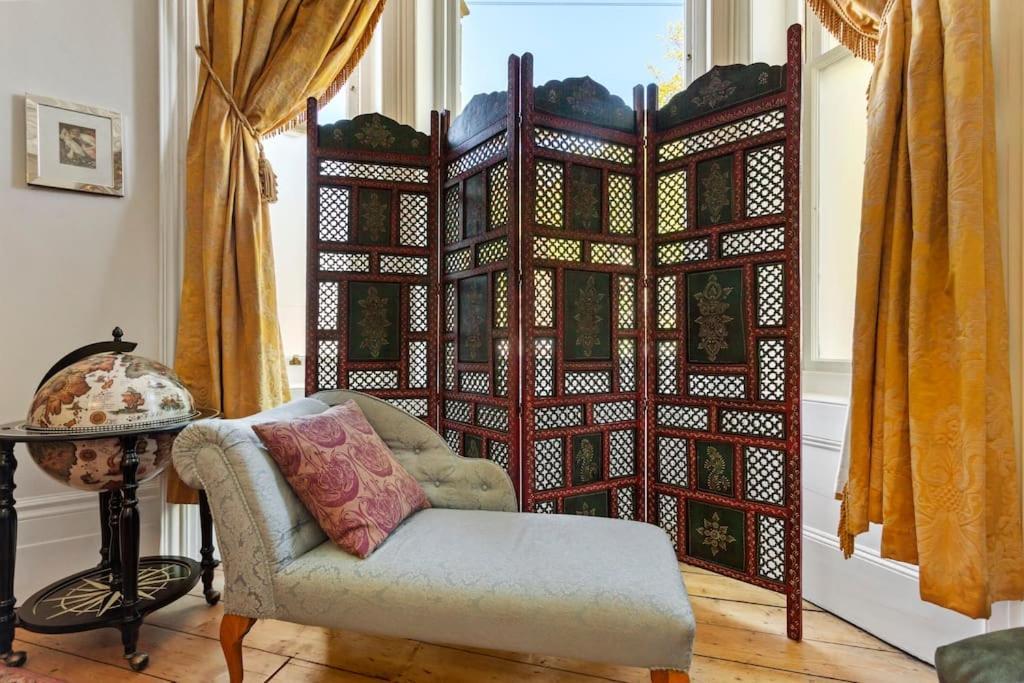 Appartamento Luxurious Victorian, A Few Minutes From The Beach - Sleeps 2 Adults And Up To 3 Children St Leonards-on-Sea Esterno foto